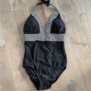 VENUS Black and White One Piece Swimsuit